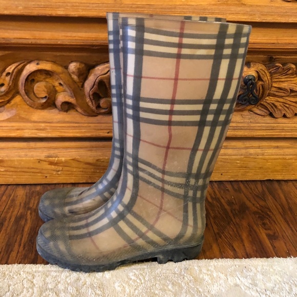 Authentic BURBERRY nova check rubber rain boots - Picture 2 of 6